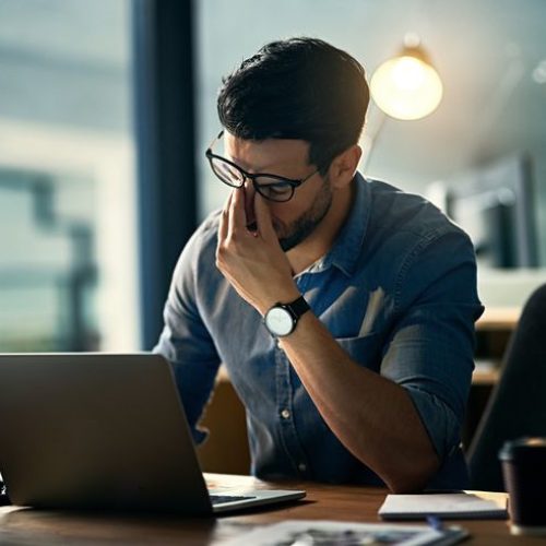 Gérer ses émotions au travail : comment rester ancré quand tout s’effondre à l’intérieur